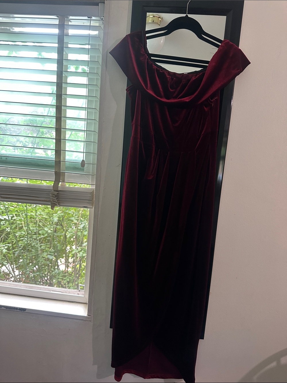 Off-Shoulder Velvet Evening Dress in Burgundy